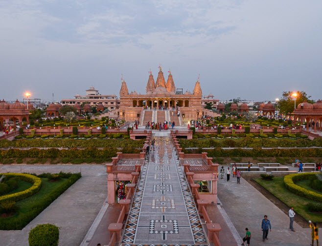 BAPS Shri Swaminarayan Mandir, Wathoda Layout, Nagpur, Maharashtra - Vushii.com BAPS Shri Swaminarayan Mandir, Wathoda Layout, Nagpur, Maharashtra - Vushii.com